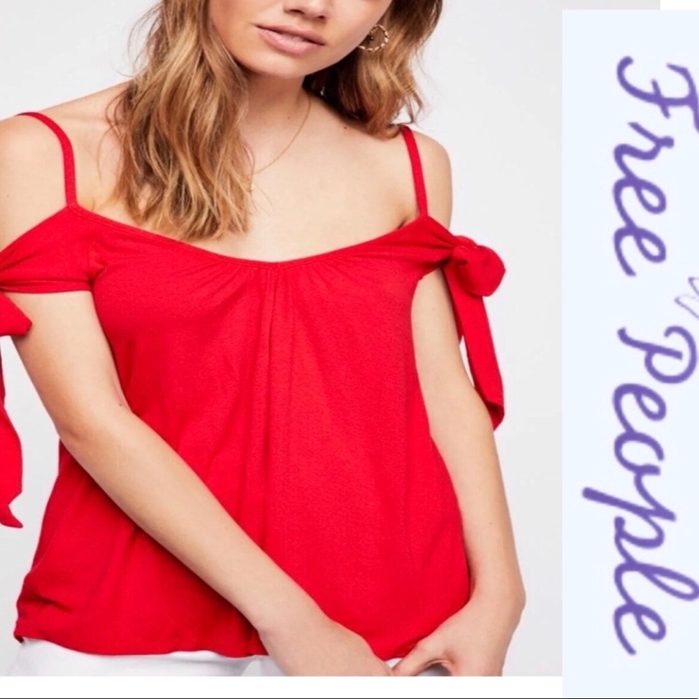 FREE PEOPLE COLD  SHOULDER SIZE XS